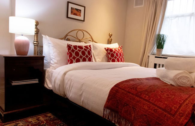 Trendy Two Bed Apartment With Private Garden - Foto 4