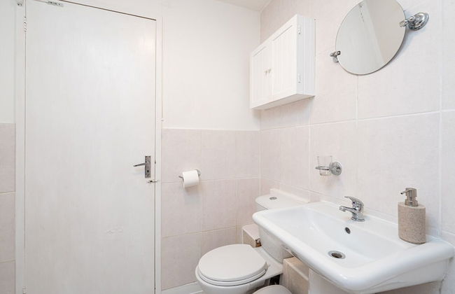 Canadawater-2bedroom-1bathroom-wifi-free Parking - Photo 15