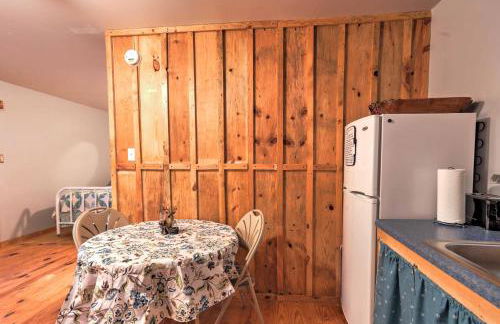 Rustic Briceville Cabin with Porch Tucked in Forest! - Foto 8