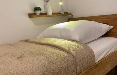 Neu! Modernes Apartment Nähe Bowling Center! - Photo 13