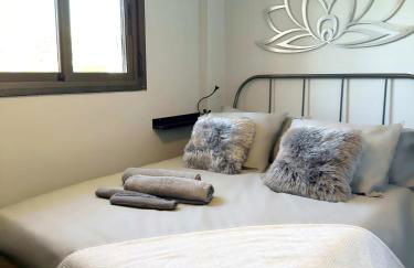 8 min walk to the beach & 10 min walk to Convention Centre ! - Photo 15