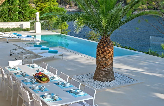 Beachfront Villa Seven Sins with Pool - Foto 43