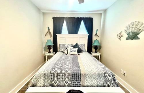 2 Fins Up, Beach Home, Private Pool , Golf Cart, 6 beds - Foto 45