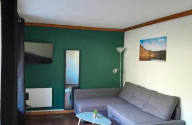 T2 confortable - Piscine chauffée - Super Besse - Photo 1