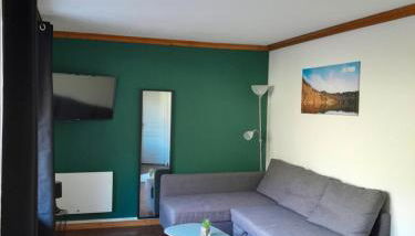 T2 confortable - Piscine chauffée - Super Besse - Photo 1