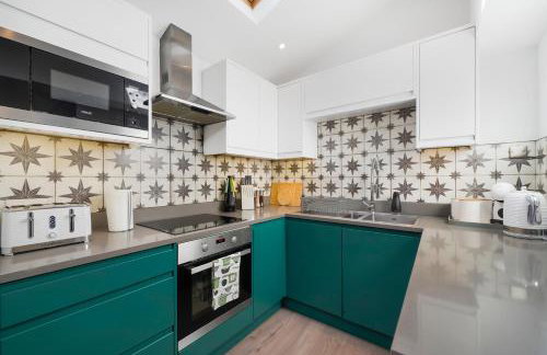 Designer Wandsworth flat -Hot Tub, PS5, Pool Table - Foto 19