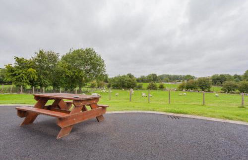 Beautiful mountain views & private hot tub - Foto 47