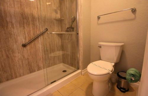 Luxurious 3-Bedroom Condo in Reunion Resort - Foto 26