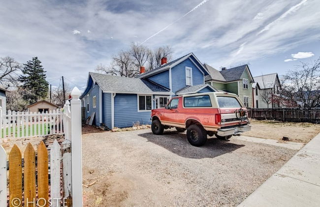 1BR Downtown Townhome King Bed, 5 Min to Shops - Photo 9