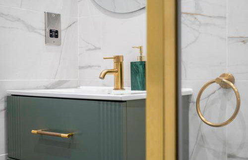 Milton Keynes 3BR, Stylish Home, Sleeps 5, Families Stays, Parking , Fast WiFi - Foto 16