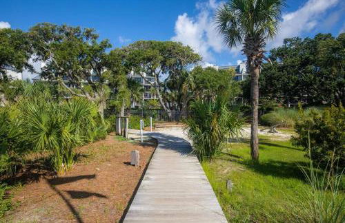 Shipwatch 418 - Luxury Oceanfront Penthouse in Isle of Palms - Foto 35