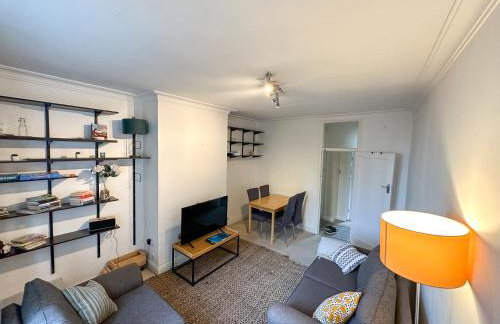 2 Bed Flat - short walk from Brent Cross Station - Photo 2