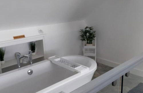 Cottage, Hot Tub, Open fire, Games Room, large Garden Sleeps 2-8 - Foto 74