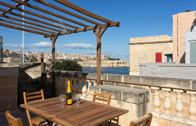 Traditional Maltese Townhouse, Roof Terrace and Views - Photo 1