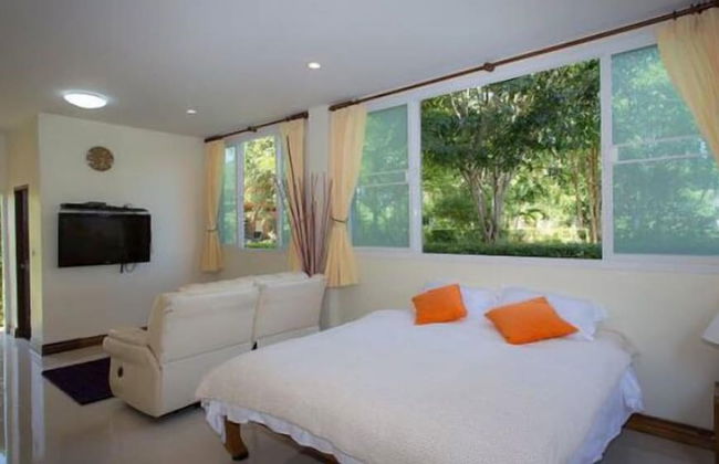 Tharnrarin Villa Suphan Buri - Photo 23