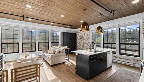 The Loft 10 - Steps from the Lake & Dining- Newly renovated in the heart of McCall - Foto 2