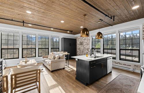 The Loft 10 - Steps from the Lake & Dining- Newly renovated in the heart of McCall - Foto 2