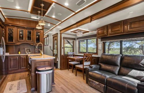 Private Luxury RV Getaway Full Bath Kitchen - Foto 8