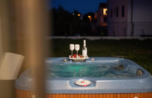 Strelitzia apartment Split with jacuzzi - Photo 36