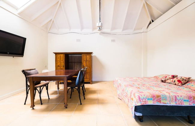 Beautiful 2 Story Manor Close to Beach and all - Foto 32