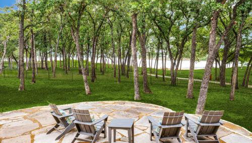 Waterfront Luxury Living with 4-BR Pool and Views - Foto 3