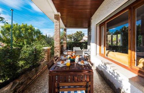 Queen Fabiola Villa, spacius home with private Pool in east Malaga - Photo 3