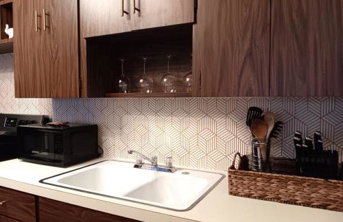 Mid Century Style Cottage Near Historic Downtown - Foto 29