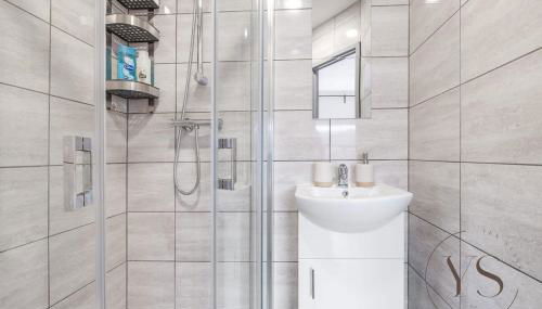 Modern 1A Longton Studio Near Alton Towers with Free Wi-Fi & Kitchenette - Foto 4