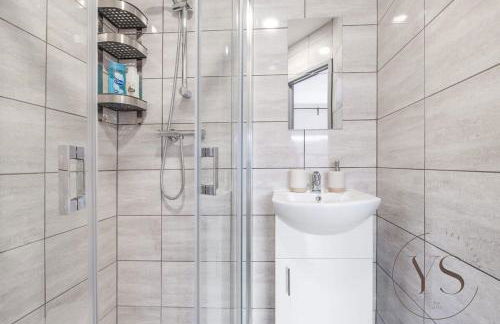 Modern 1A Longton Studio Near Alton Towers with Free Wi-Fi & Kitchenette - Foto 4