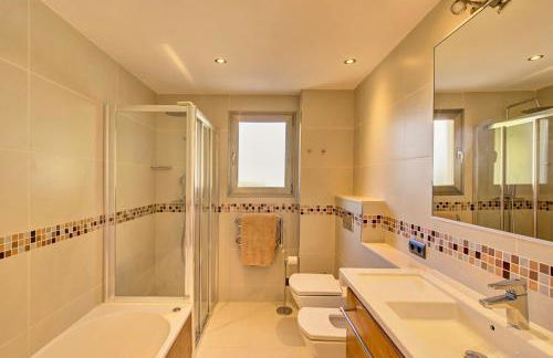 Talamanca 3-bedroom villa ensuite, nice sea view - Foto 32