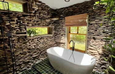 Stunning Catskills Cabin - Photo 35