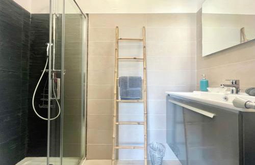 Bourgeois House - 16 personnes, Piscine, 6 chambres, 8 lits, 4 SDB, Centre-ville, CLIM - Foto 78