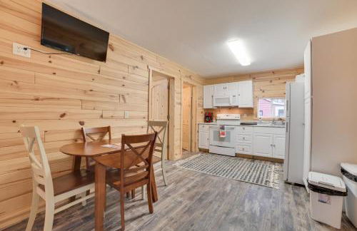 Scenic Evans Hideaway Steps to Lake Huron! - Foto 7