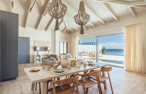 Salty Angel Sea Front Villa - Photo 37