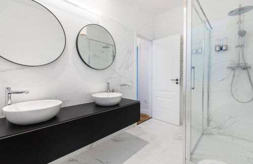 Majestic 4BR/4BATH apartment in Sagrada Familia area - Photo 3