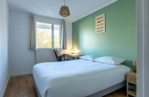 L'Oasis - Duplex - Parking Privé Gratuit - Terrasse Privée - 10mn RERD-T12 - 2 bedrooms - De 1 à 6 personnes - Shopping Mall - Primark - Piscine - Patinoire - Théâtre - Cinéma - Bibliothèque - Foto 8