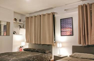 30 min walk to Central London-Paid Parking-3 Beds - Photo 1