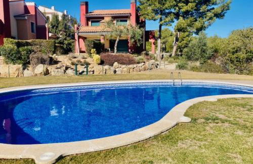 Casa exclusiva Mont-roig con piscina común, aire acondicionado, parking - ES-9-171 - Foto 1