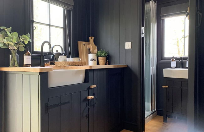 Shepherd's Hut - Sleeps 2 - Pet Friendly - Parking - Foto 6