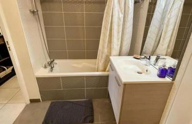 3 chambres, métro tram à 50 m, parking privé ! - Foto 8