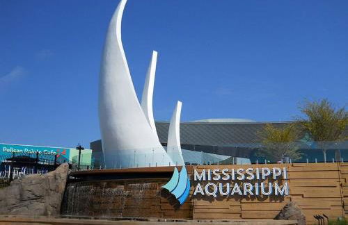 *Chic Beach Cottage Retreat* near Beach/downtown - Foto 43