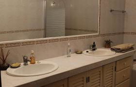 Ben House, private parking - Photo 15