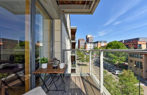 The Vizion serviced apartments from Pincott Properties - free parking, private balcony, and WiFi - Photo 32