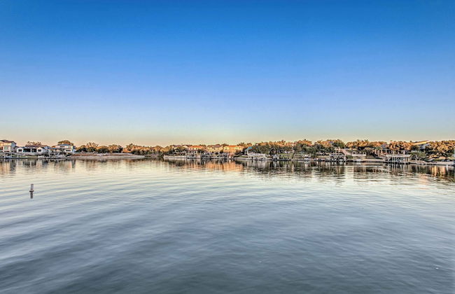 Immaculate Waterfront Home for 16 w/ Private Dock! - Foto 33