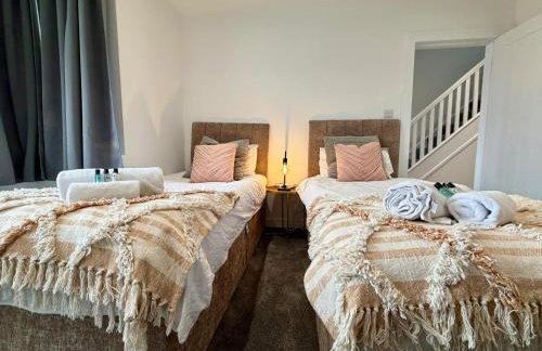 Isleworth House with Garden & private parking - Photo 21