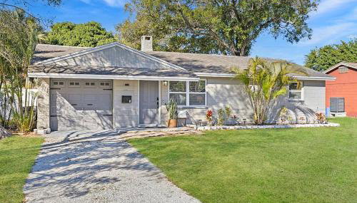 Right at Home Stays - Modern 2BR 2BA with Yard & Fireplace - Foto 5