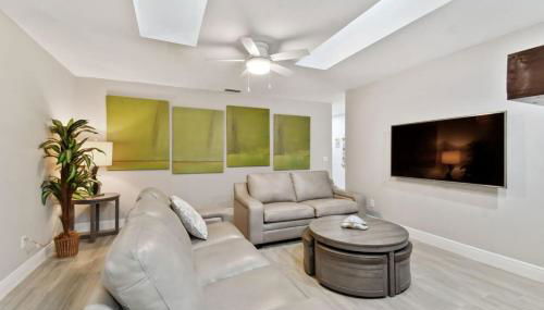 Red Royalty Pool, King Bed, Yard - Foto 2