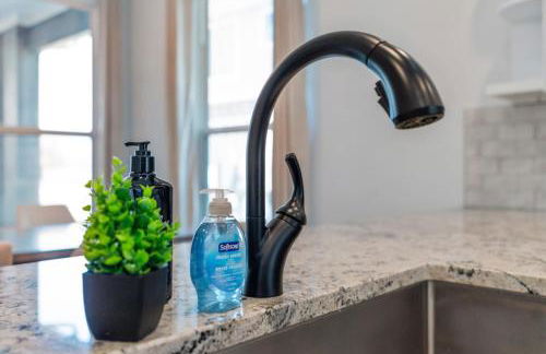 Mins to Downtown- Formula 1 - ACL - Foto 11