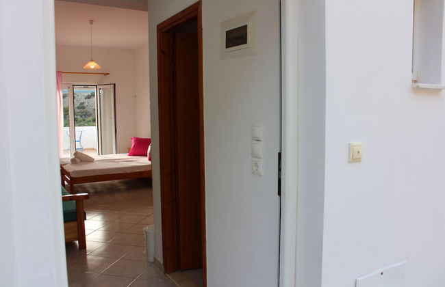 Aaron Studios Apartments - Photo 21