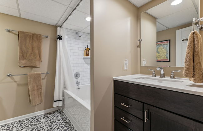 Charming Ann Arbor Retreat Near Dt & Attractions 3 Bedroom Home - Foto 17